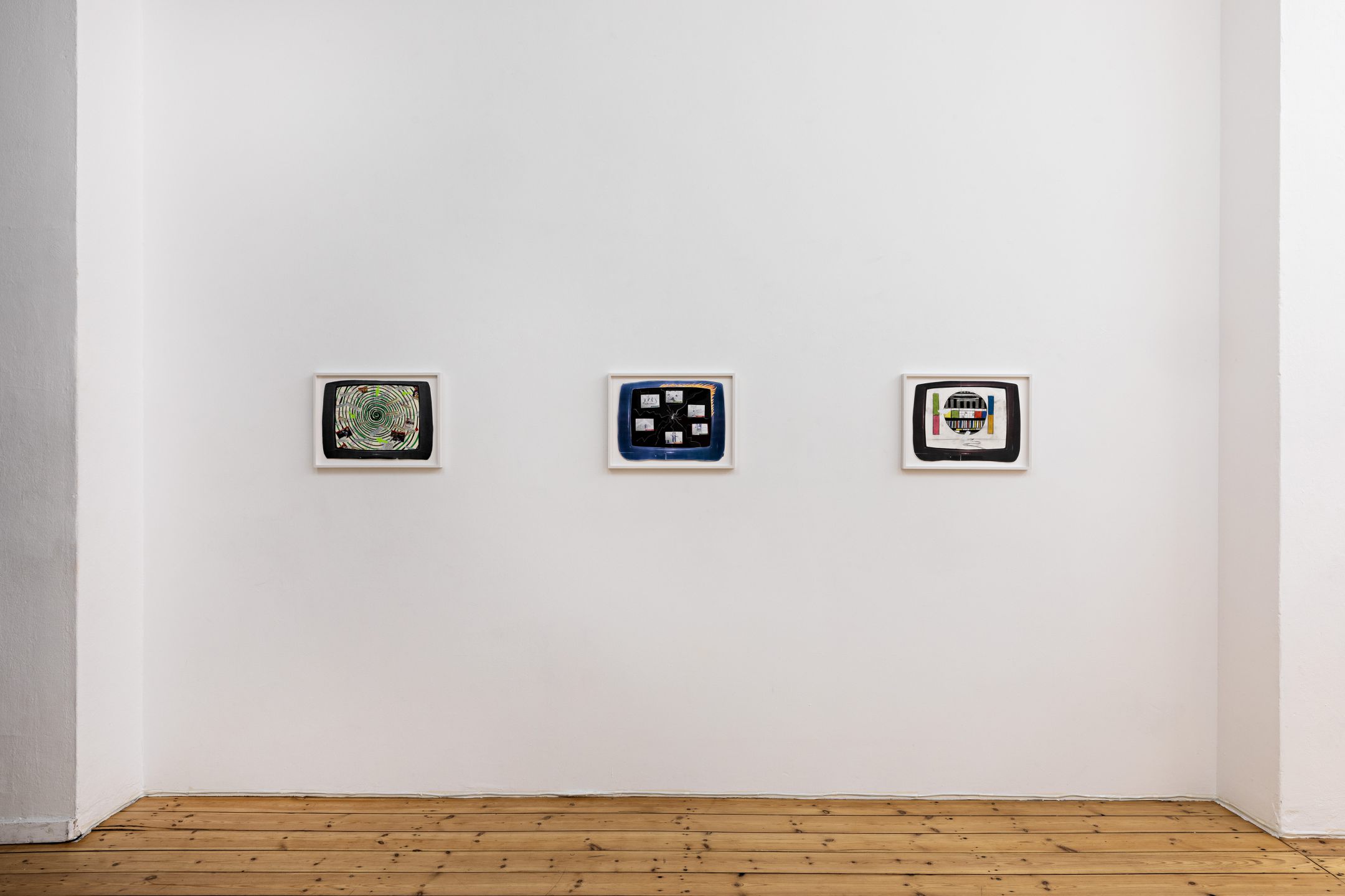 Exhibition view, Galerie Melike Bilir
4:00 (left), 21:10 (middle), 18:10 (right)